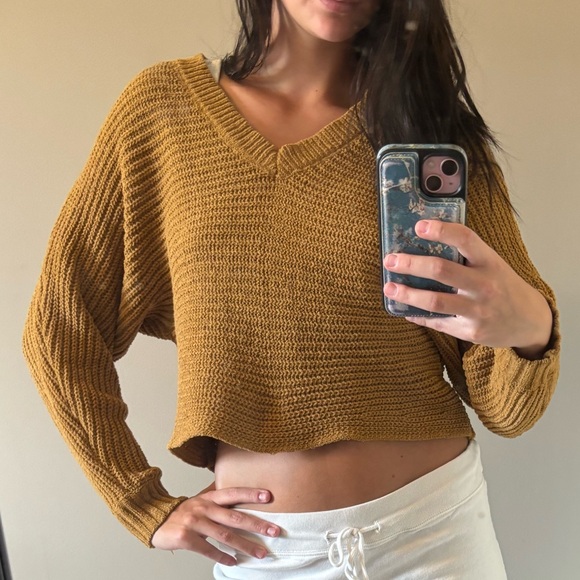 American Eagle Outfitters Mustard V-Neck Cropped Sweater - Picture 1 of 5